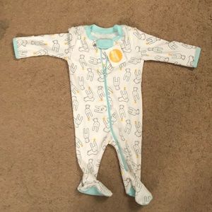 Gymboree one piece sleeper 0-3 months